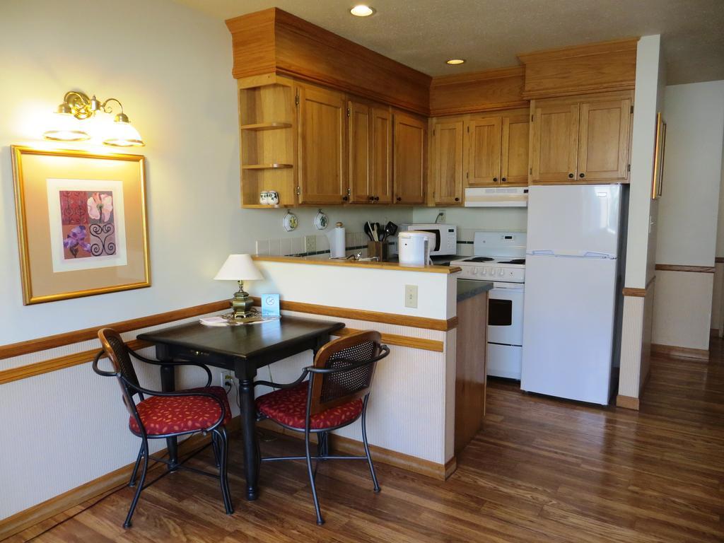 Clock Tower Resort Whistler Ruang foto