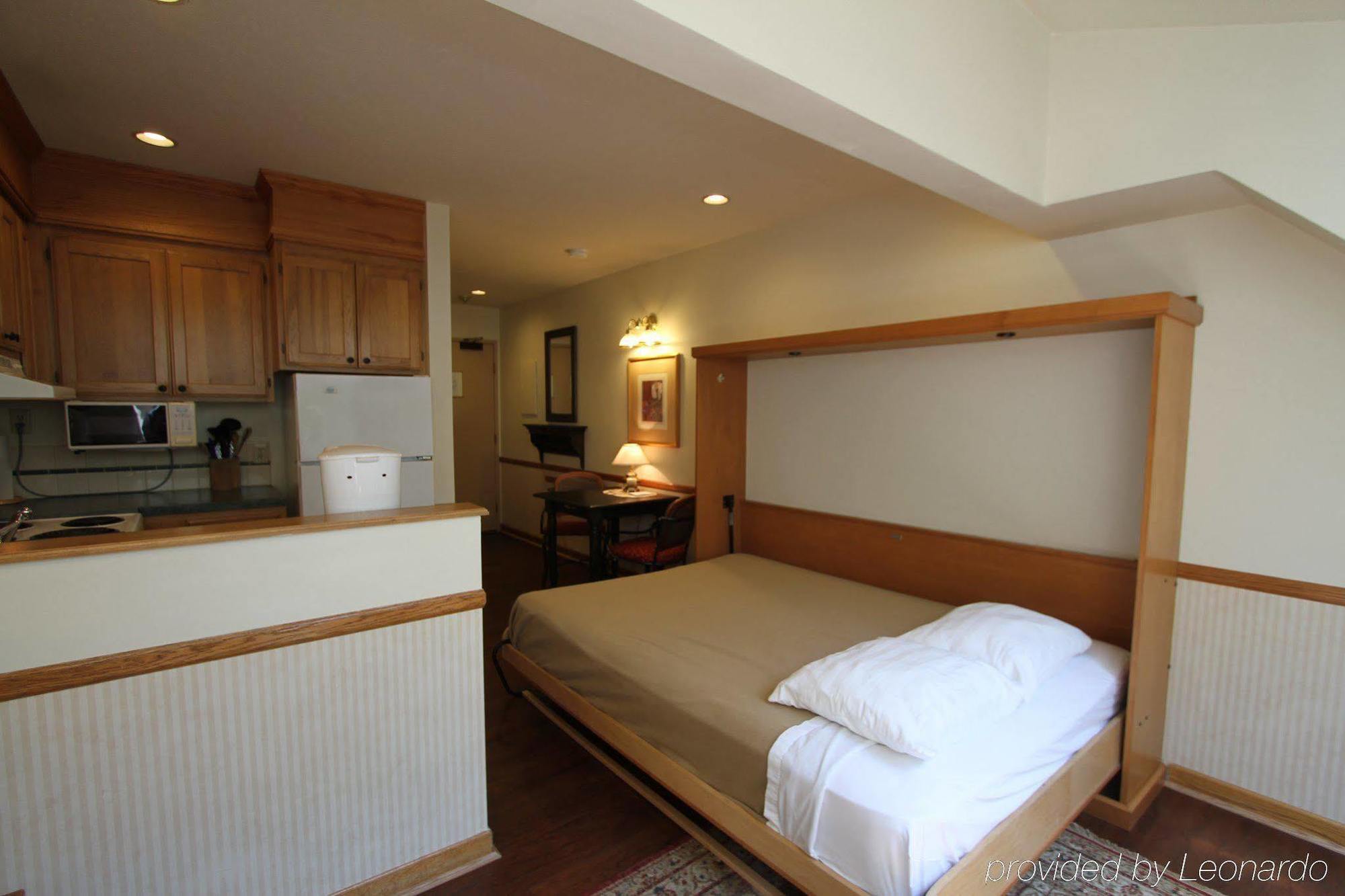 Clock Tower Resort Whistler Bagian luar foto