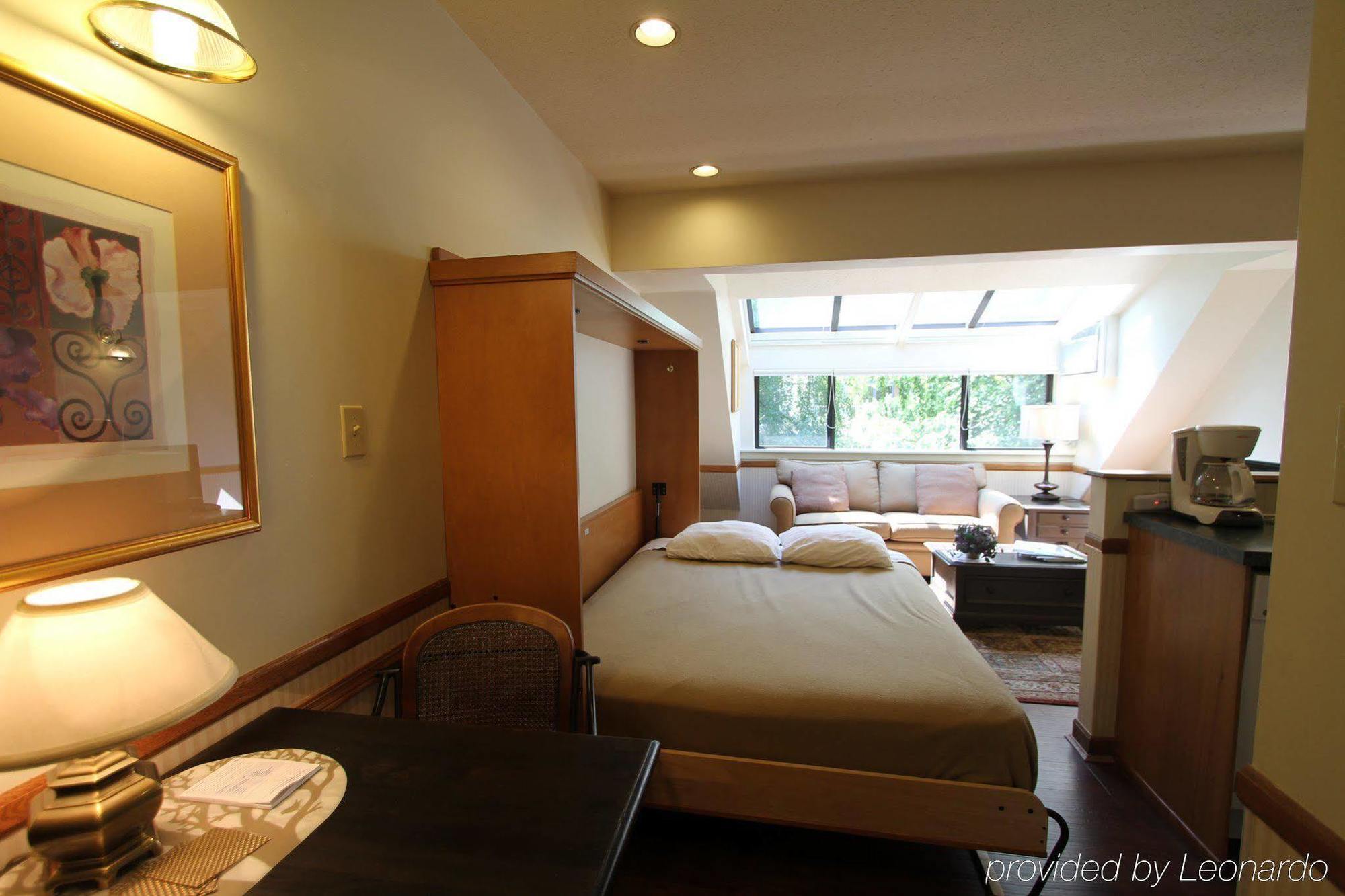 Clock Tower Resort Whistler Bagian luar foto