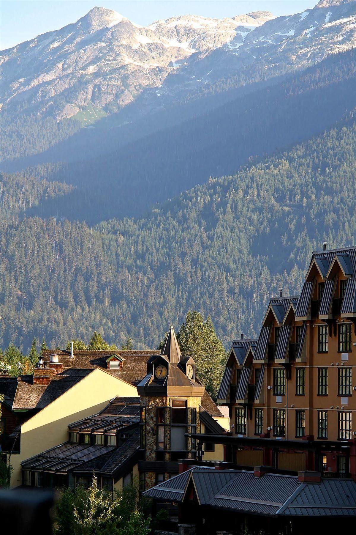 Clock Tower Resort Whistler Bagian luar foto