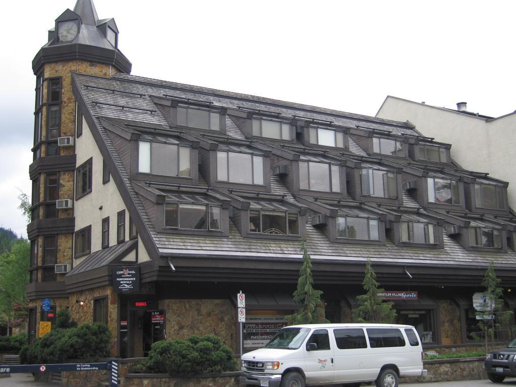 Clock Tower Resort Whistler Bagian luar foto